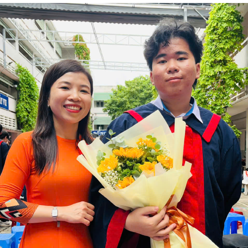 Phụ huynh Phượng Nguyễn